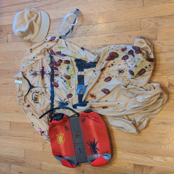 Exterminator Costume - Picture 2 of 11